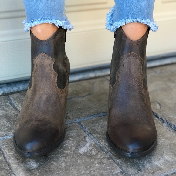 Western Boho Leather Cowboy Boots - Picture 4 of 7